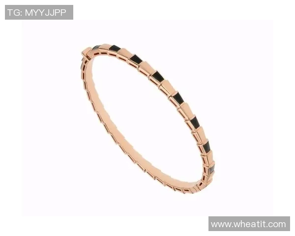 足球球星手环荧光：时尚潮流与体育热情的完美结合